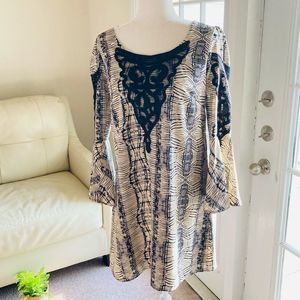 J&M Clothing Co. Black Ivory Lace Abstract Dress Size Medium